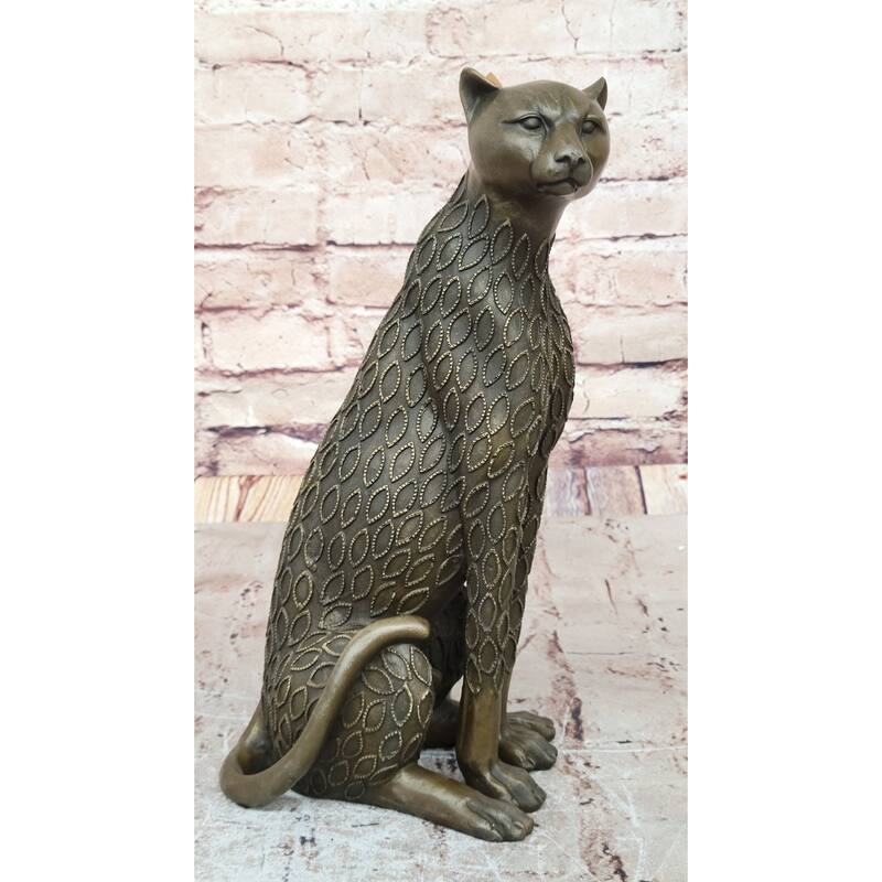 Stylized Bronze Leopard Sculpture – Modern Big Cat Décor For Art Lovers