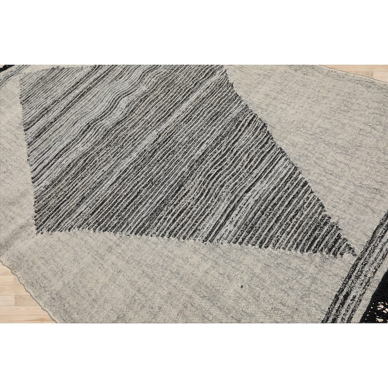 LoomBloom Hand-Woven Ivory Geometric Kilim 100% Wool Oriental Area Rug - 5' 3'' x 7' 7''