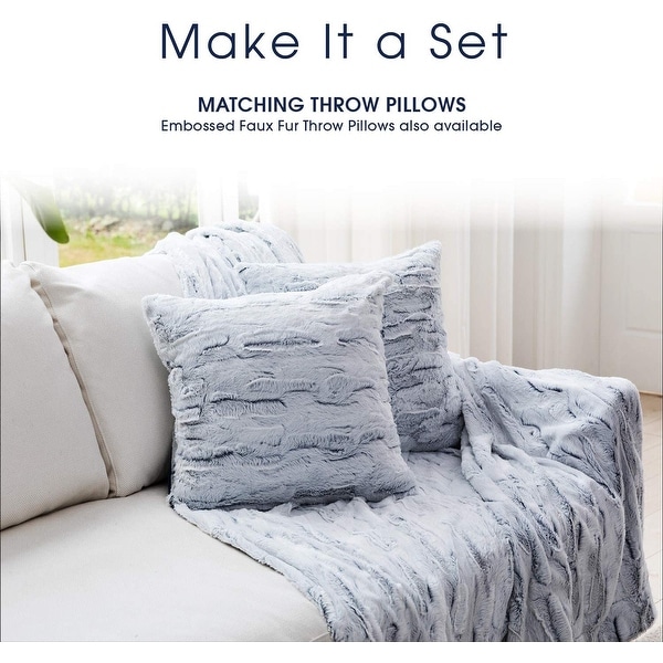 Blue throw blanket and pillow set store