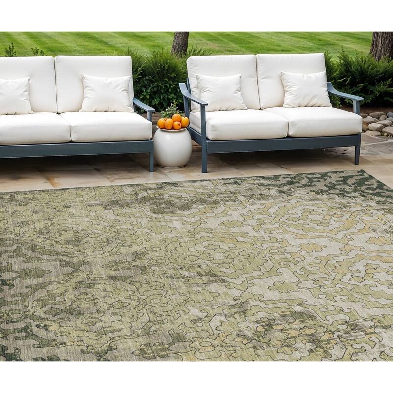 HomeRoots Medallion Transitional Rectangle Outdoor Rug - 9' X 12'