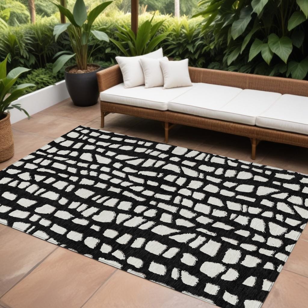 HomeRoots Abstract Transitional Rectangle Outdoor Rug