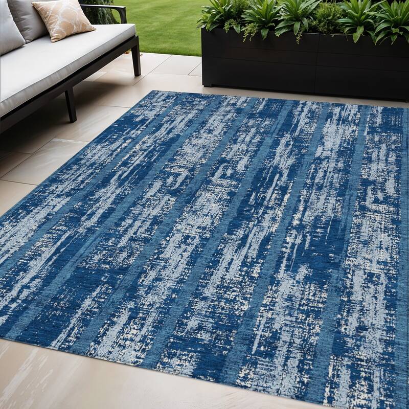 HomeRoots Striped Transitional Rectangle Outdoor Rug - 5' X 8'