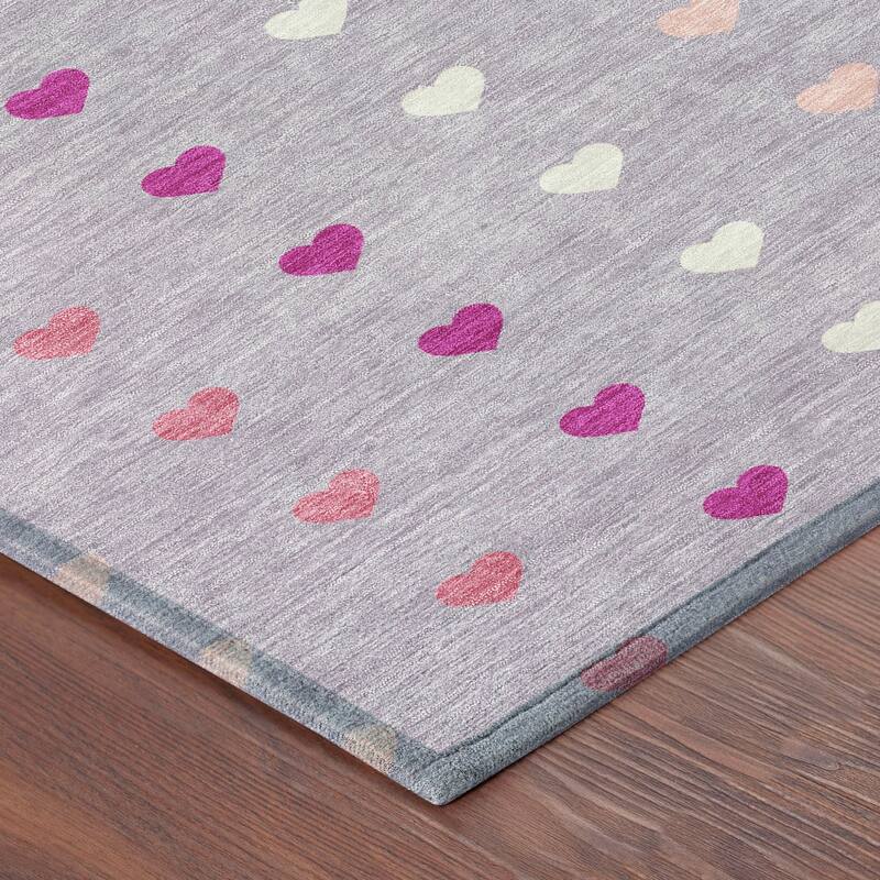 Machine Washable Indoor/ Outdoor Modern Hearts Chantille Rug