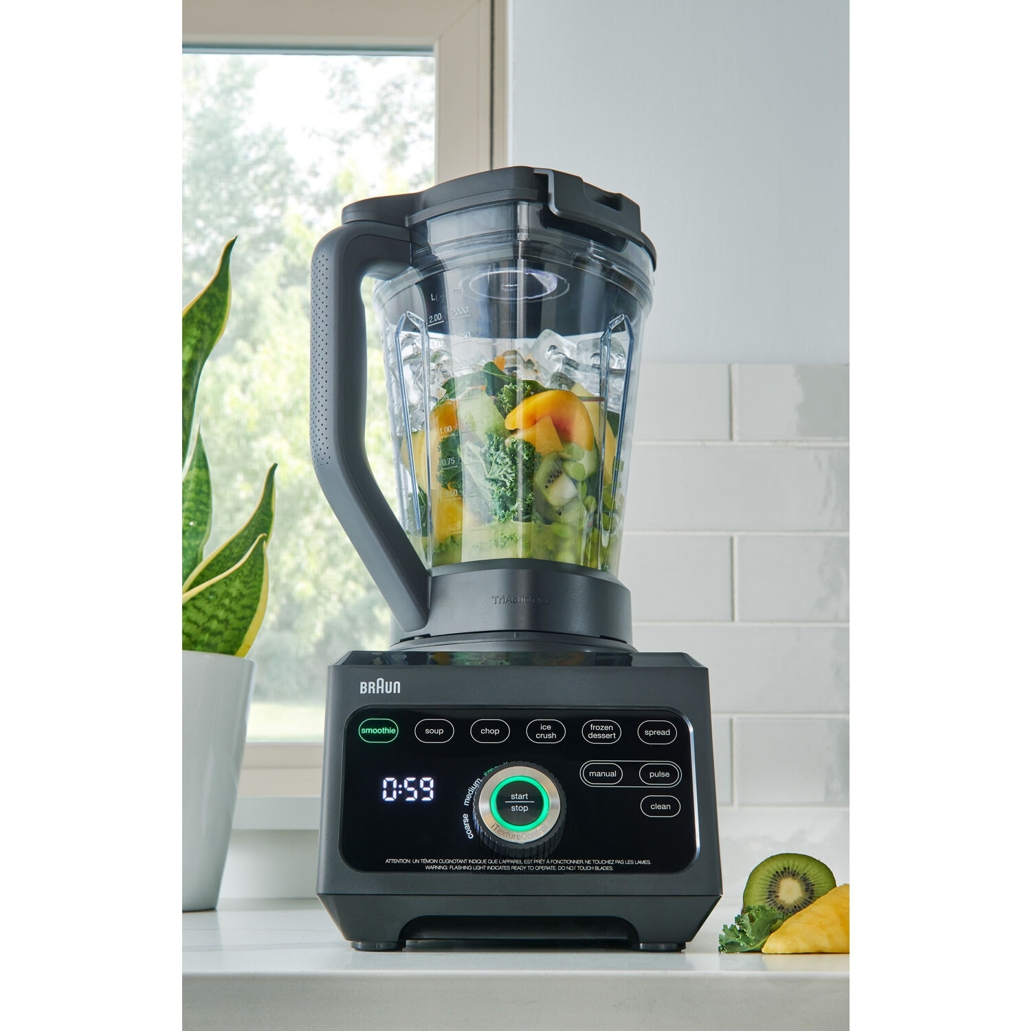 https://ak1.ostkcdn.com/images/products/is/images/direct/f110b111ff77e5fa07a5ed205015a5407b6b912d/Braun-TriForce-Power-Blender-with-Smoothie2Go-Bottle.jpg