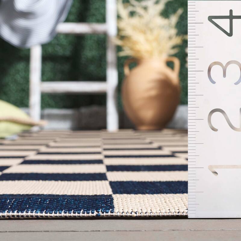 SAFAVIEH Courtyard Eveli Transitional Rug
