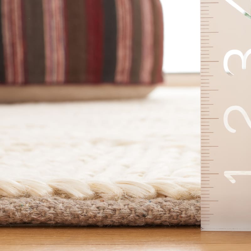 SAFAVIEH Handmade Natural Fiber Cailyn Farmhouse Wool Rug