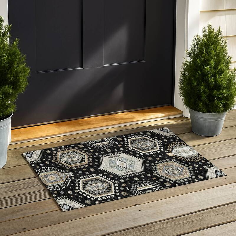 Machine Washable Indoor/ Outdoor Global Akron Chantille Rug - Black - 1'8" x 2'6"
