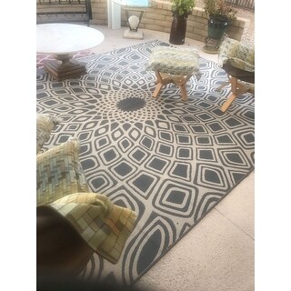 Safavieh Courtyard Marylyn Indoor/ Outdoor Rug