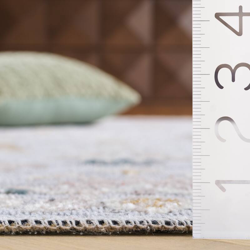 SAFAVIEH Miranda Cheng Traditional Rug