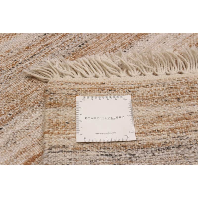Boho Tan Kilim 5'6" x 7'6" - 5'6 x 7'6