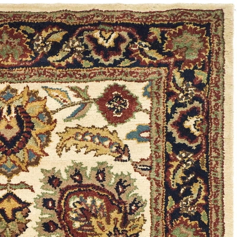 SAFAVIEH Handmade Classic Juliya Traditional Oriental Wool Rug