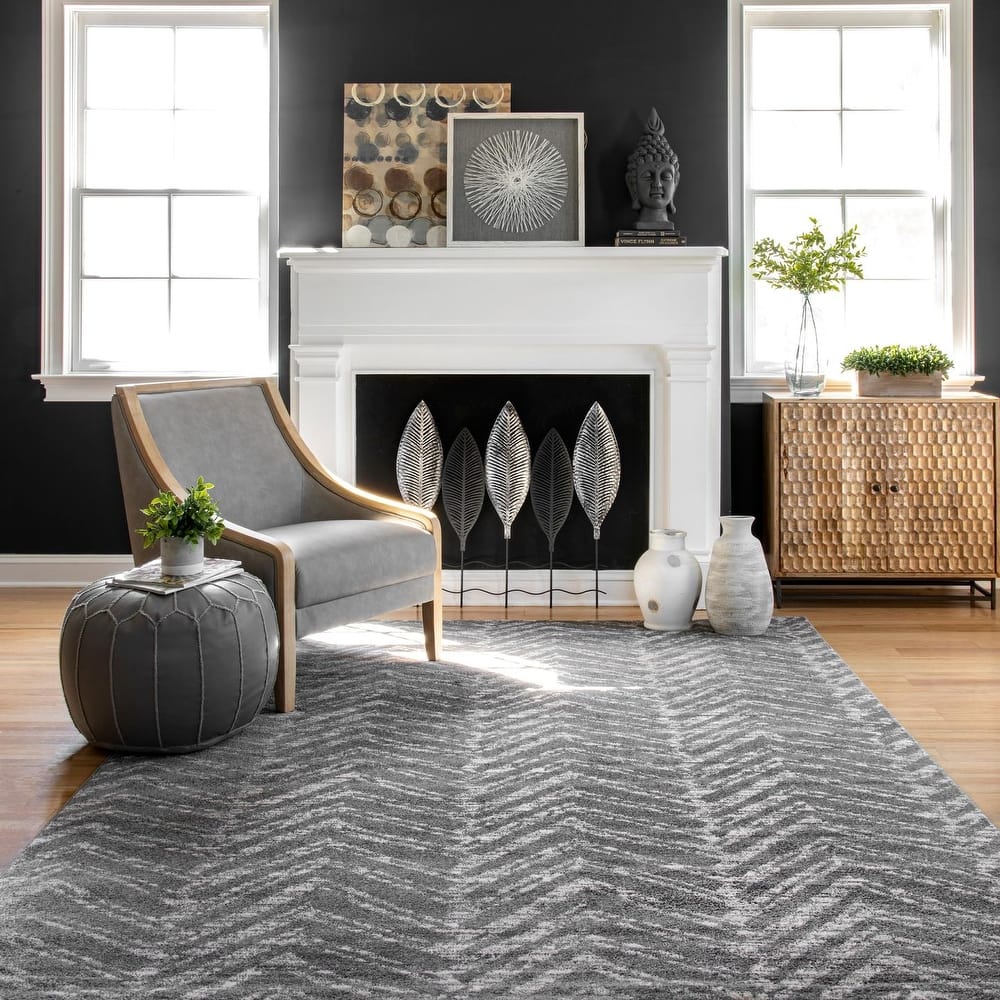 Nuloom Sasha Faded Chevron Area Rug