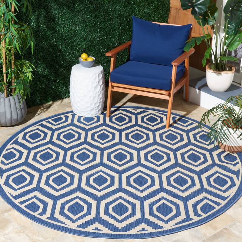 SAFAVIEH Courtyard Carolee Indoor/ Outdoor Patio Backyard Rug