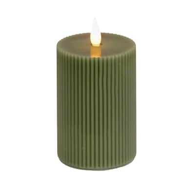 HGTV Home Collection Georgetown 11 in Real Motion Flameless Candle With Remote, Green LED - 11 in