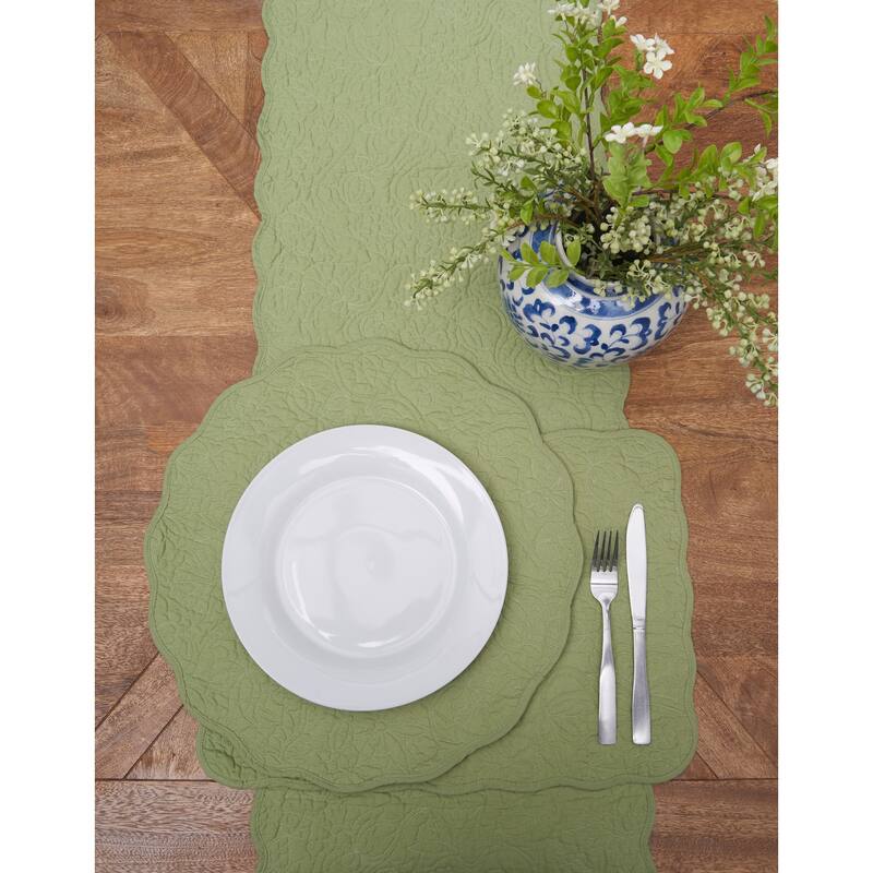 Christiana Sweet Pea Reversible Machine Washable Round Scallop Quilt Placemats Set of 6
