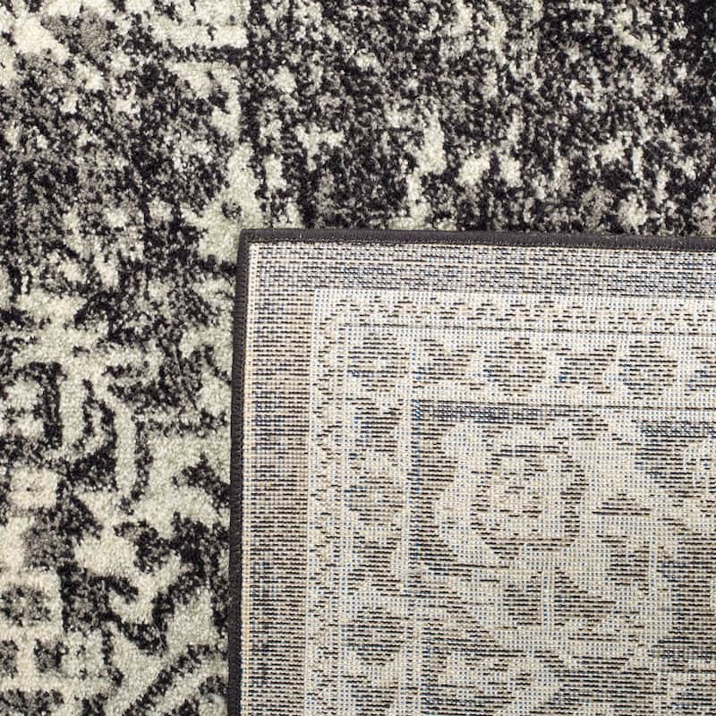 SAFAVIEH Evoke Pety Vintage Distressed Rug - 2'2" x 4' - Black/Grey