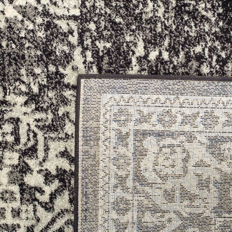 SAFAVIEH Evoke Quinn Vintage Distressed Rug