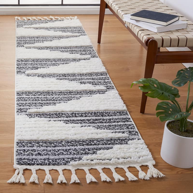 SAFAVIEH Moroccan Tassel Shag Elvia 2-inch Thick Rug - 2'3" x 8' Runner