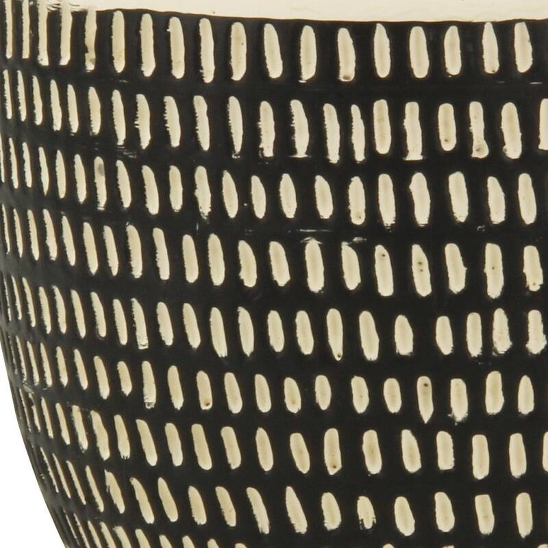 HomeRoots Black And White Ceramic 39 Ounce Dotted Round Distressed Pot Planter - 5.75 in. x 4.75 in. x 5.75 in.