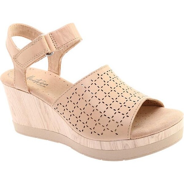 Clarks Cammy Glory Wedge Sandal 2024 info graphics