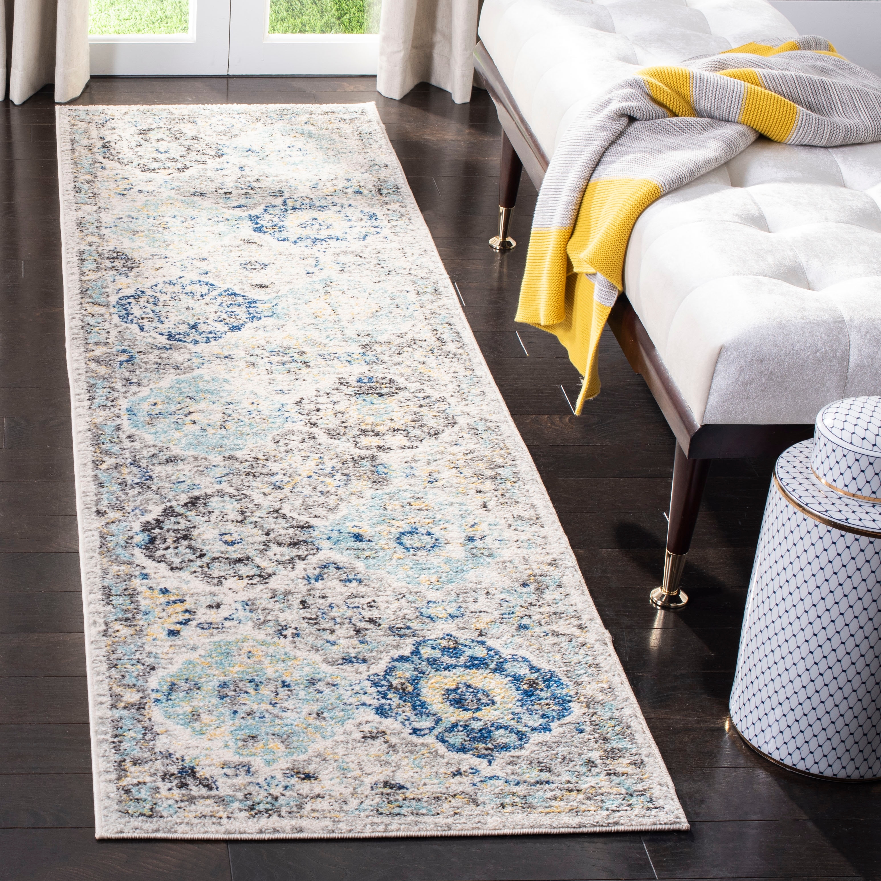 SAFAVIEH Madison Avery Boho Chic Distressed Area Rug