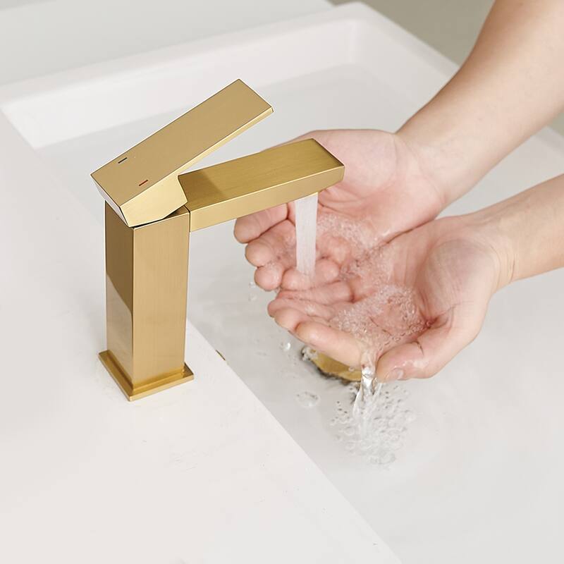 Single Hole Single-Handle Bathroom Faucet