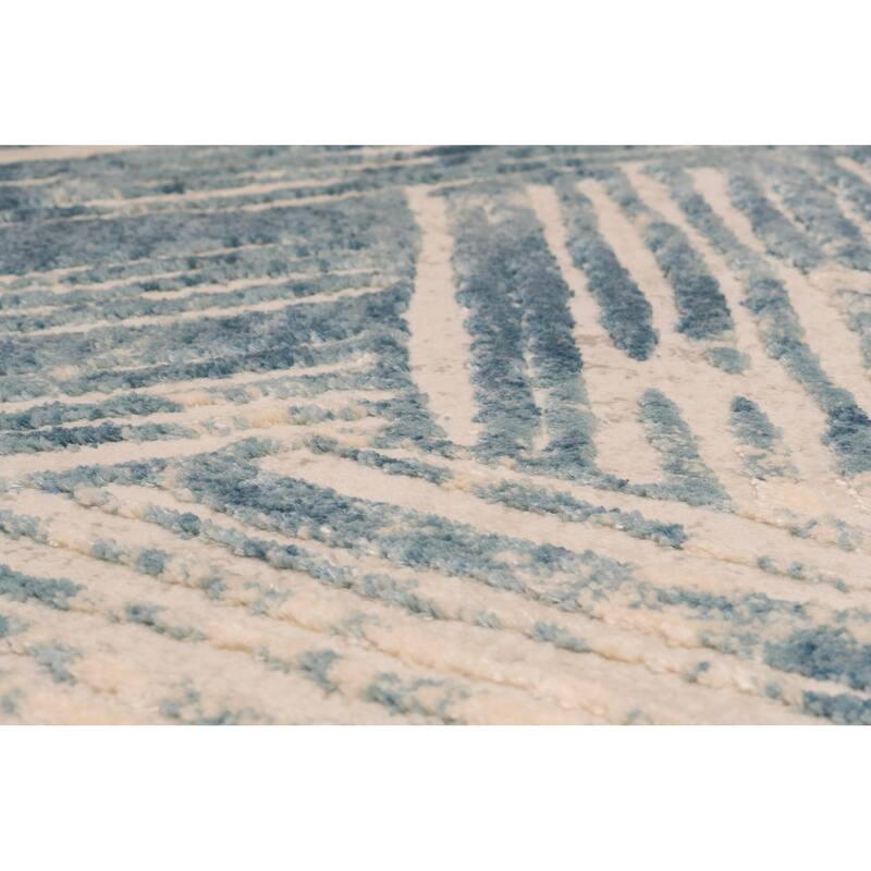 Dynamic Rugs Quartz Transitional Area Rug