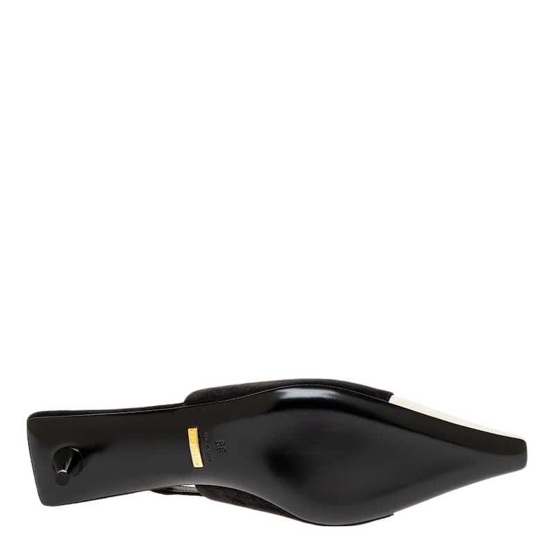 Gucci Pump with Tiger Head