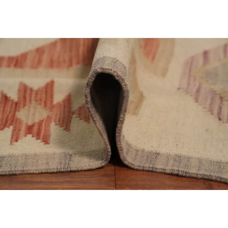 Hand Woven Southwestern Wool Beige Geometric Area Rug - 5' 9'' X 4' 0''
