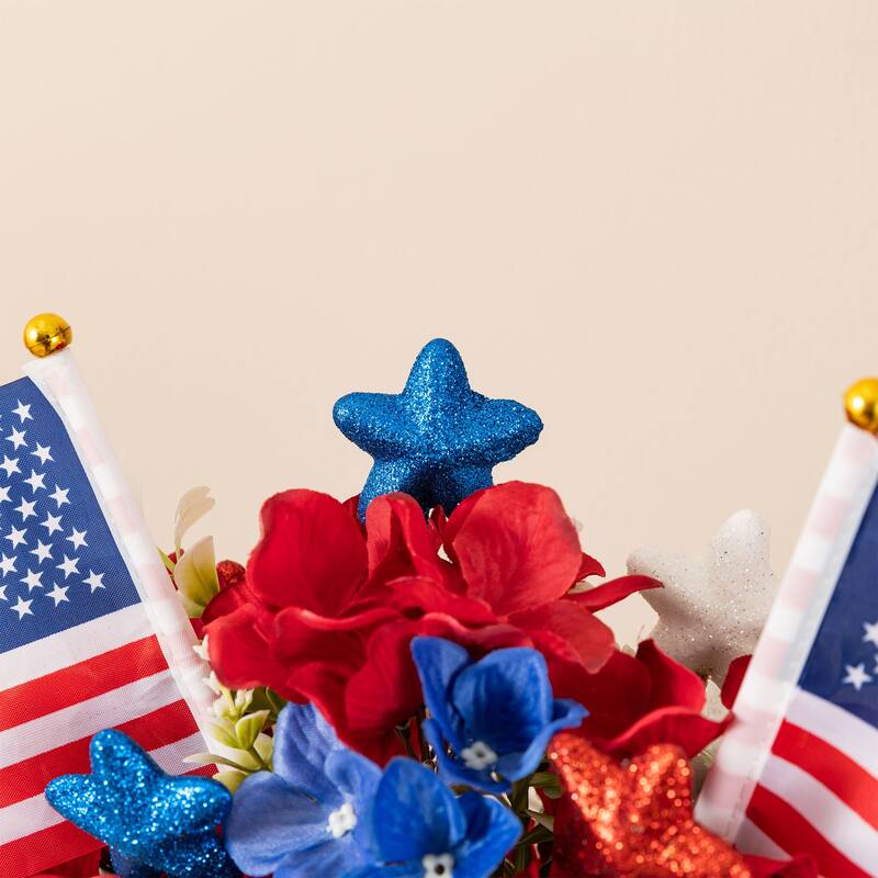 Glitzhome 14"L Patriotic/ Americana Hydrangea Metal Wagon Centerpiece