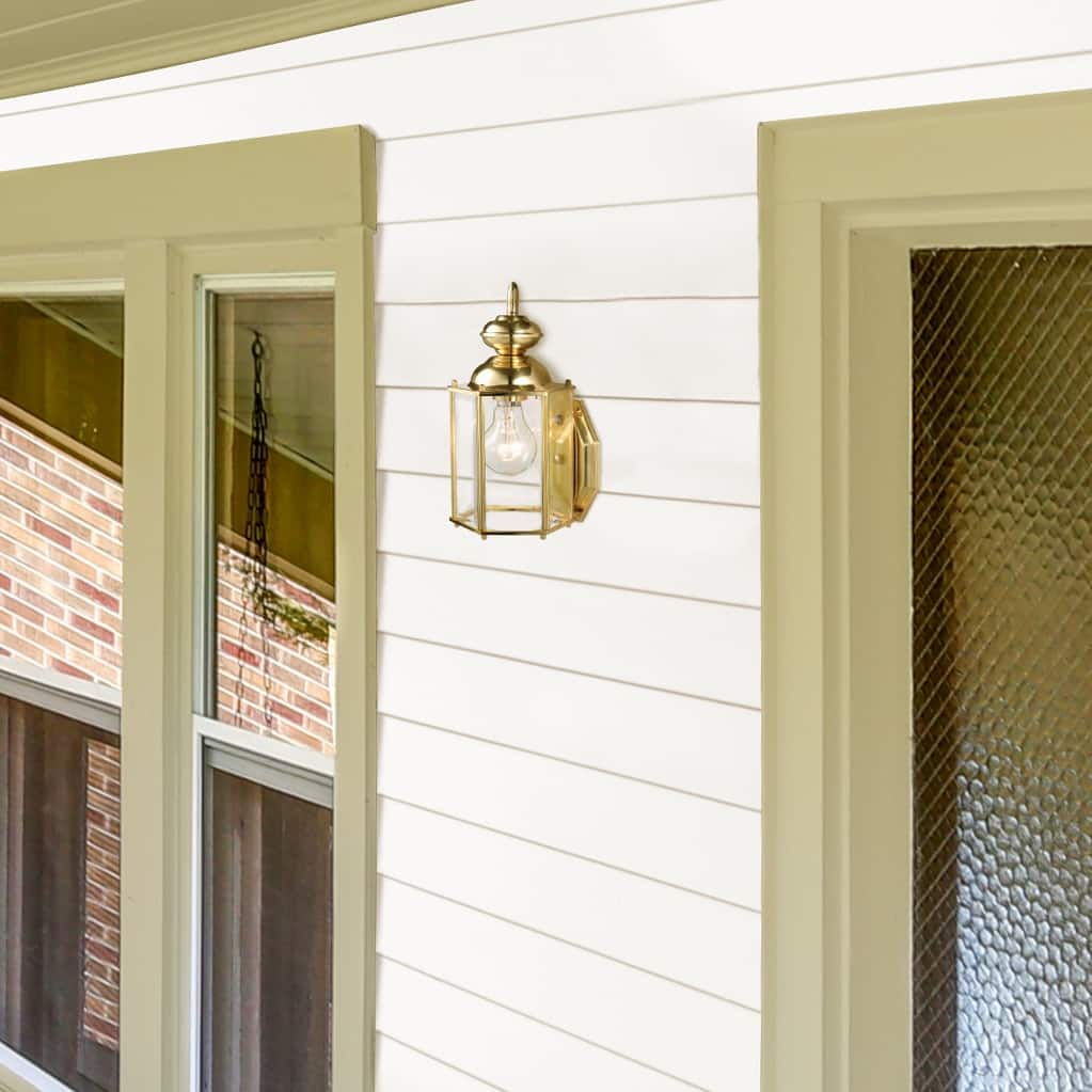 Augusta 1-Light Traditional Indoor/Outdoor Wall Light - Antique Brass