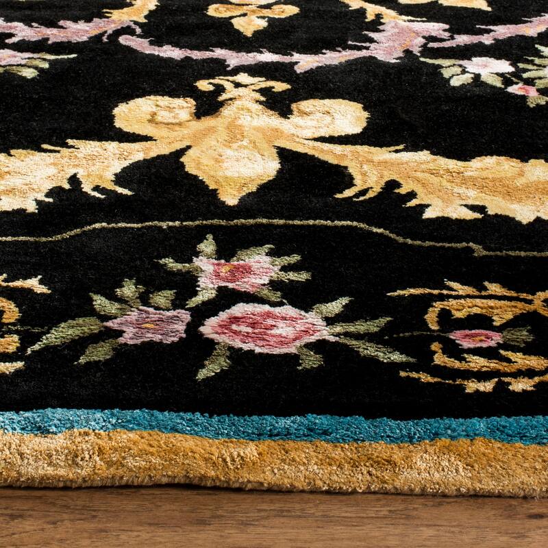 SAFAVIEH Handmade Savonnerie Nabihah Traditional Oriental Wool Rug