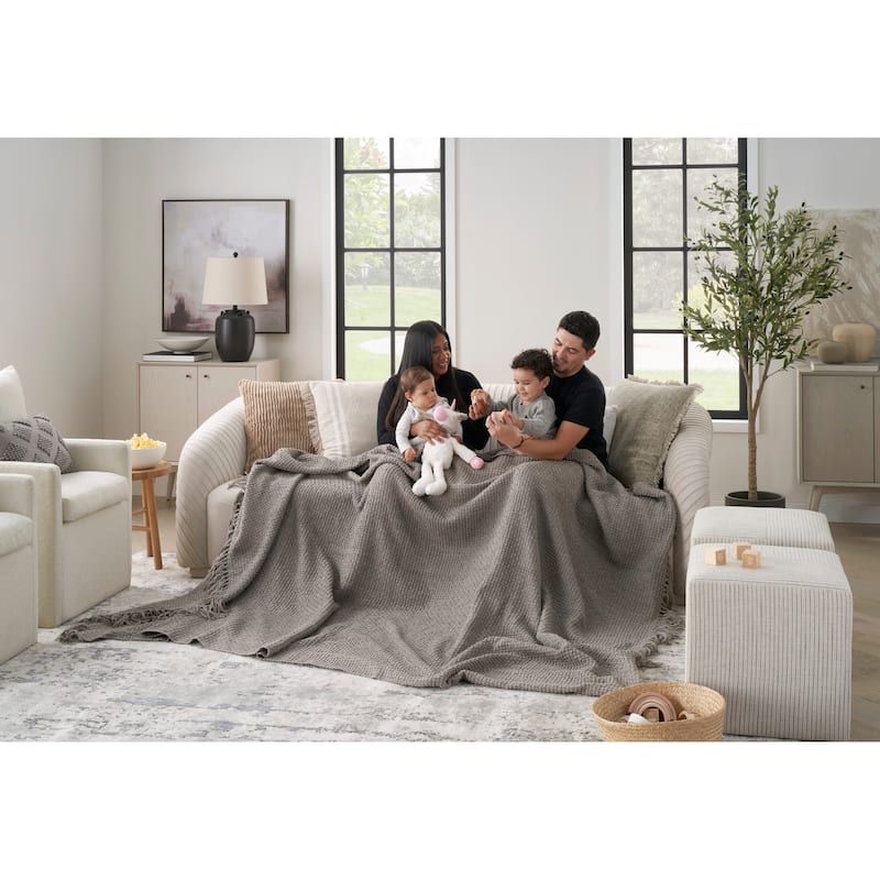 Mina Victory Lifestyle ZH225 Woven Chenille 70" x 103" White Indoor