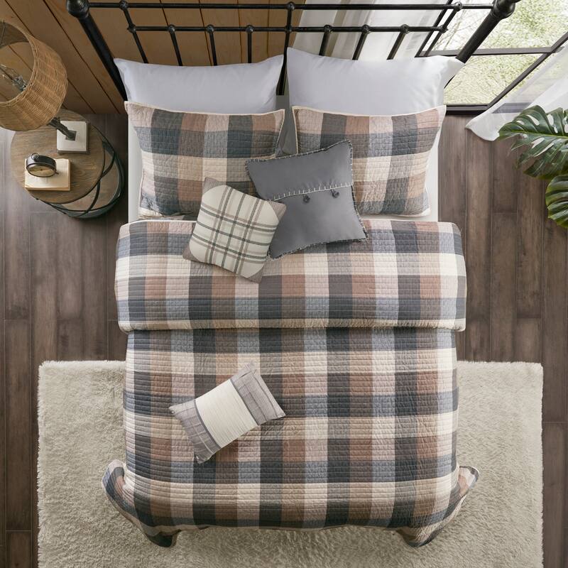 Madison Park Pioneer 6 Piece Printed Herringbone Quilt Set with Throw Pillows