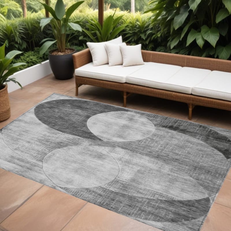 HomeRoots Geometric Transitional Rectangle Outdoor Rug - 10' X 14'