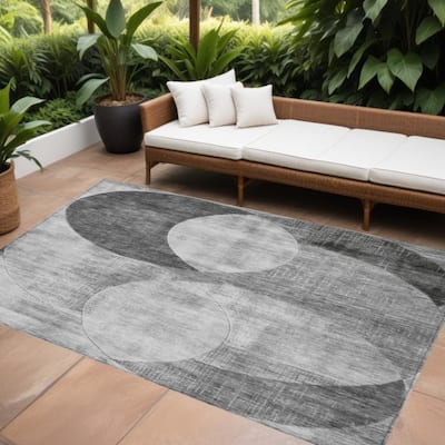 HomeRoots Geometric Transitional Rectangle Outdoor Rug
