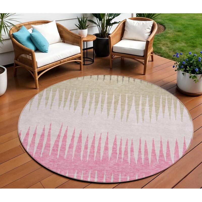 HomeRoots Striped Transitional Rectangle Outdoor Rug - 8' Round