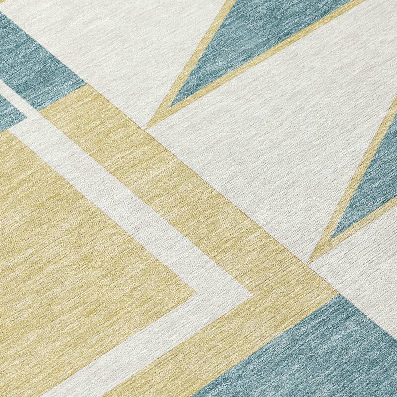 Machine Washable Indoor/ Outdoor Modern Crowley Chantille Rug