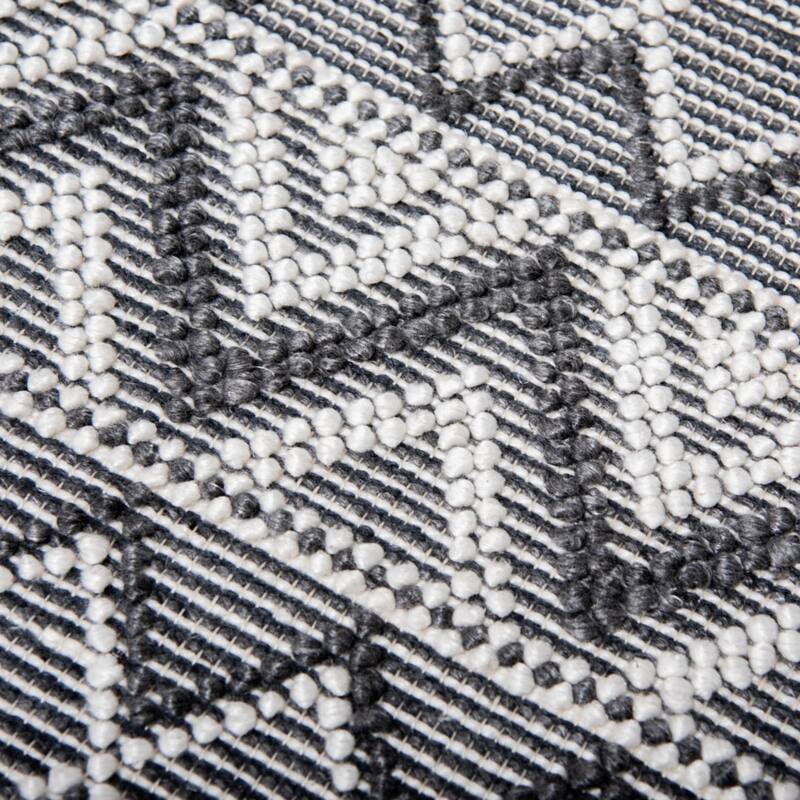 Alora Decor Fierce Hand Woven Gray Geometric Indoor/Outdoor Rug