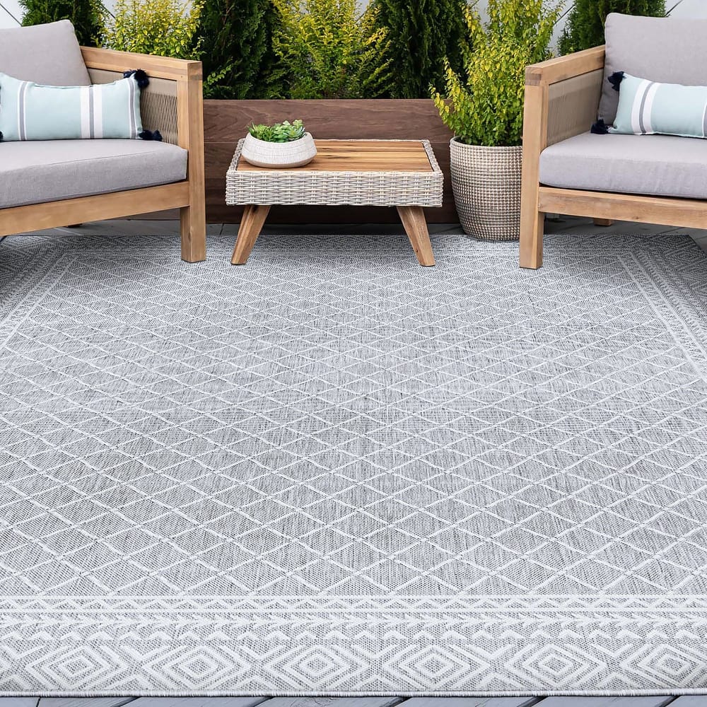 Exo Coastal Diamond Indoor/Outdoor Area Rug