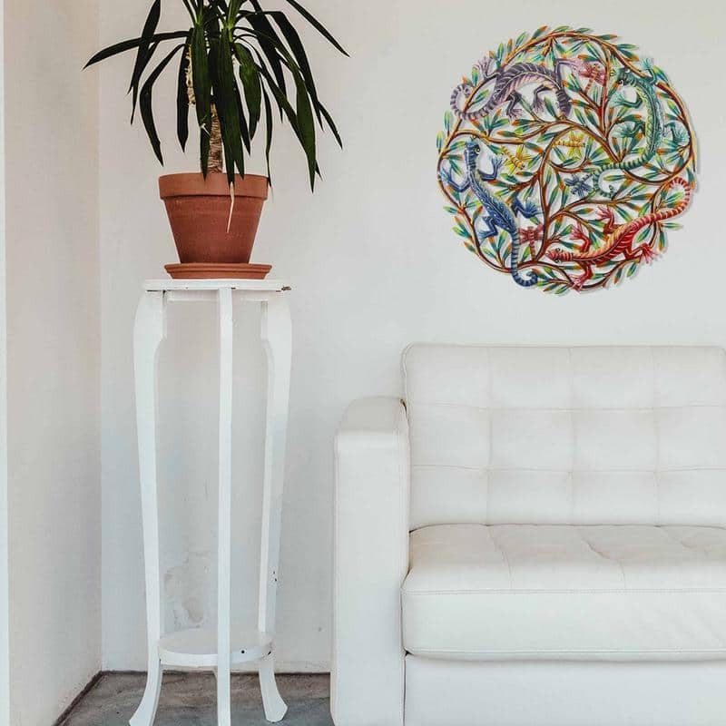 Handmade 24-inch Painted Four Colorful Geckos Metal Wall Art (Haiti)