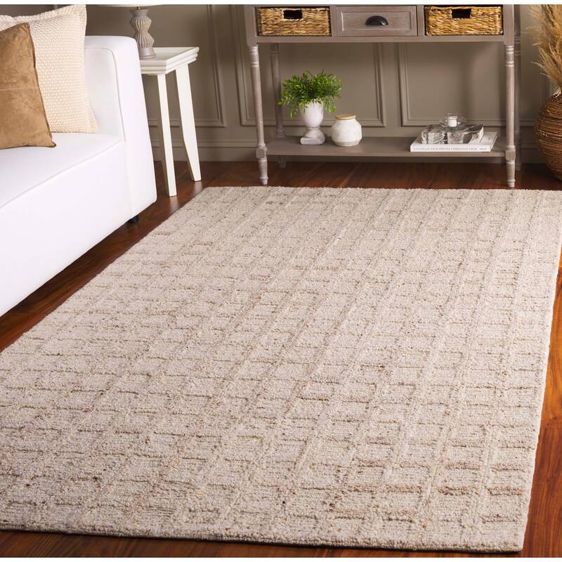 SAFAVIEH Handmade Pine Jaylin Wool Rug - 5' x 8' - Beige/Brown