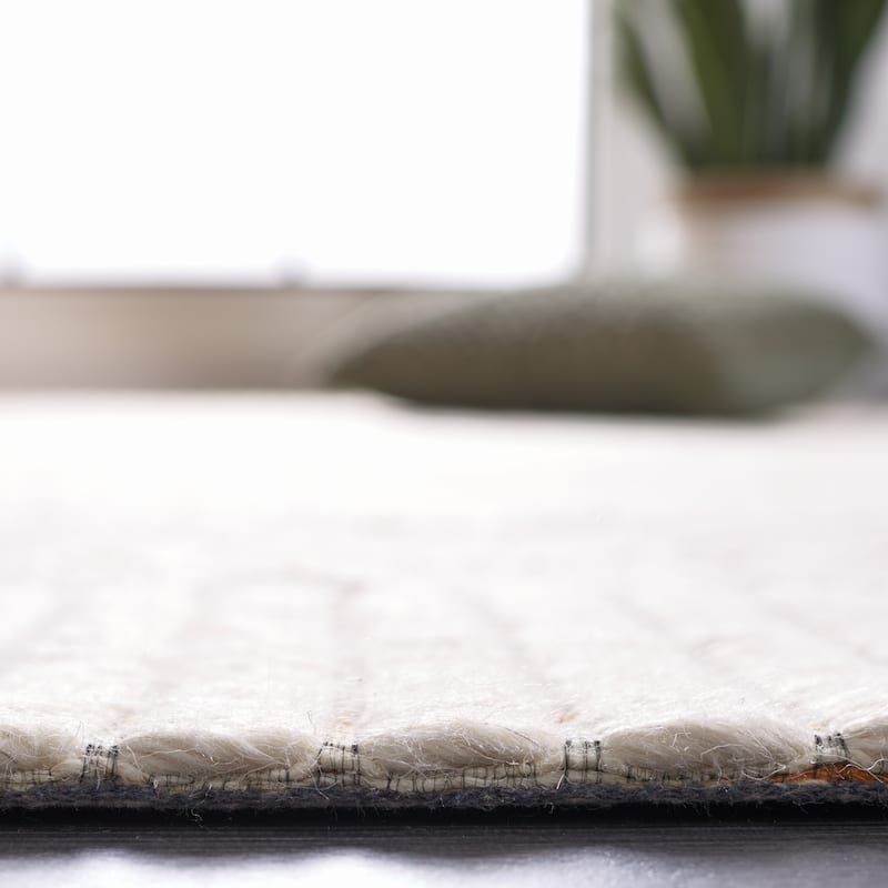 SAFAVIEH Handmade Marbella Wakako Modern Wool Rug