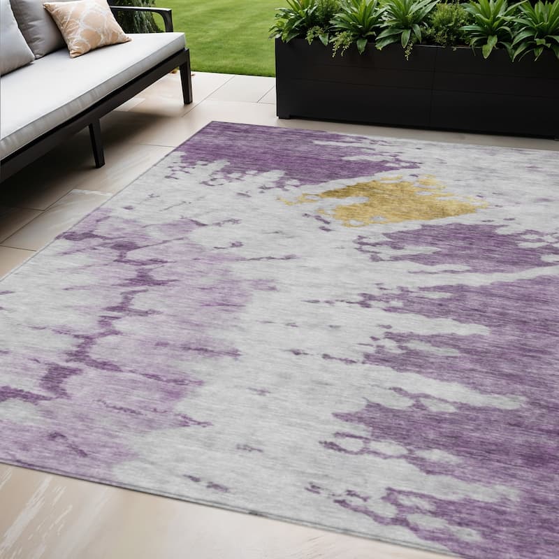 HomeRoots Abstract Transitional Rectangle Outdoor Rug - 5' X 8'
