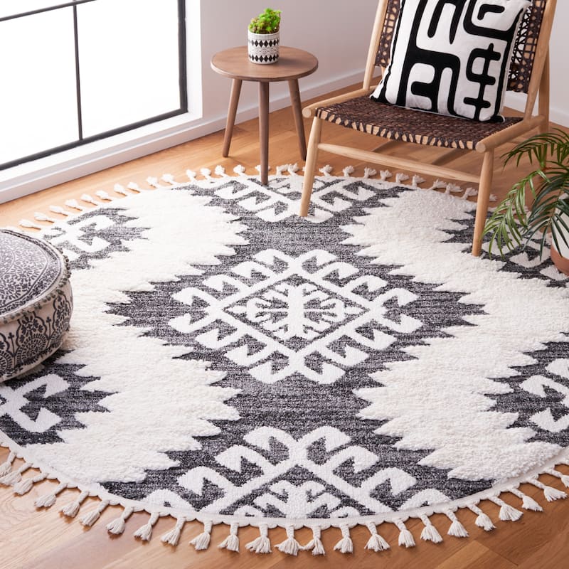 SAFAVIEH Moroccan Tassel Shag Berneice Boho Tribal 2-inch Thick - 3' Round - Dark Grey/Ivory