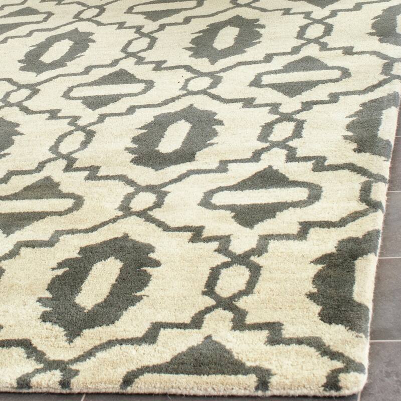 SAFAVIEH Handmade Chatham Patroula Modern Moroccan Wool Rug