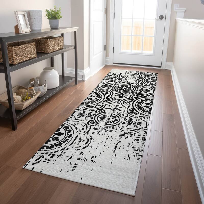 Premium Washable Super Soft Vanishing Medallion Mayfield Rug - Black - 2' 3" x 7' 6"