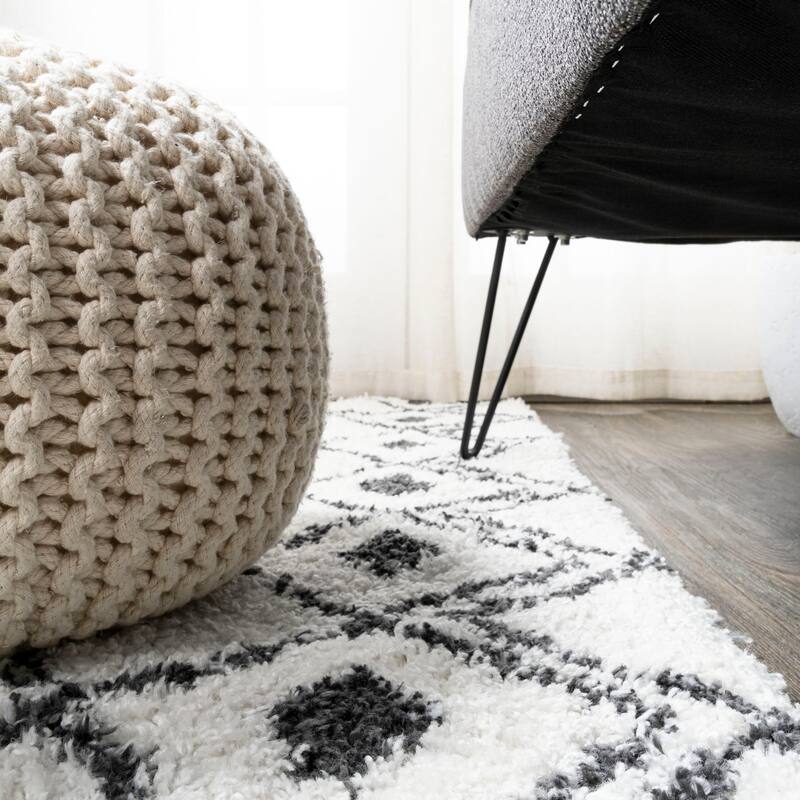 JONATHAN Y Sura Moroccan Diamond Shag Area Rug