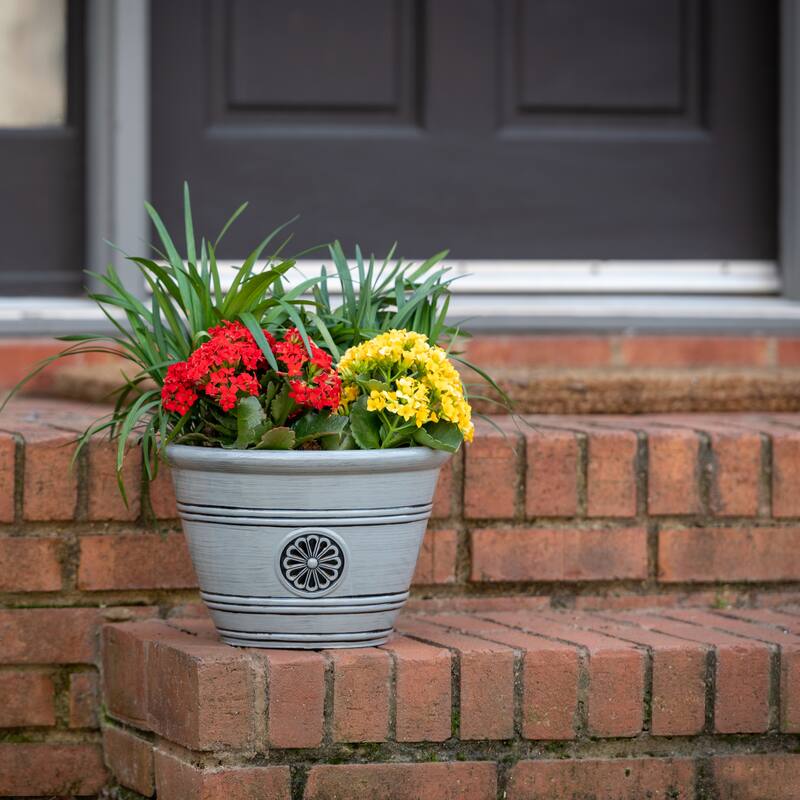 Southern Patio Modesto Handcrafted Composite Planter
