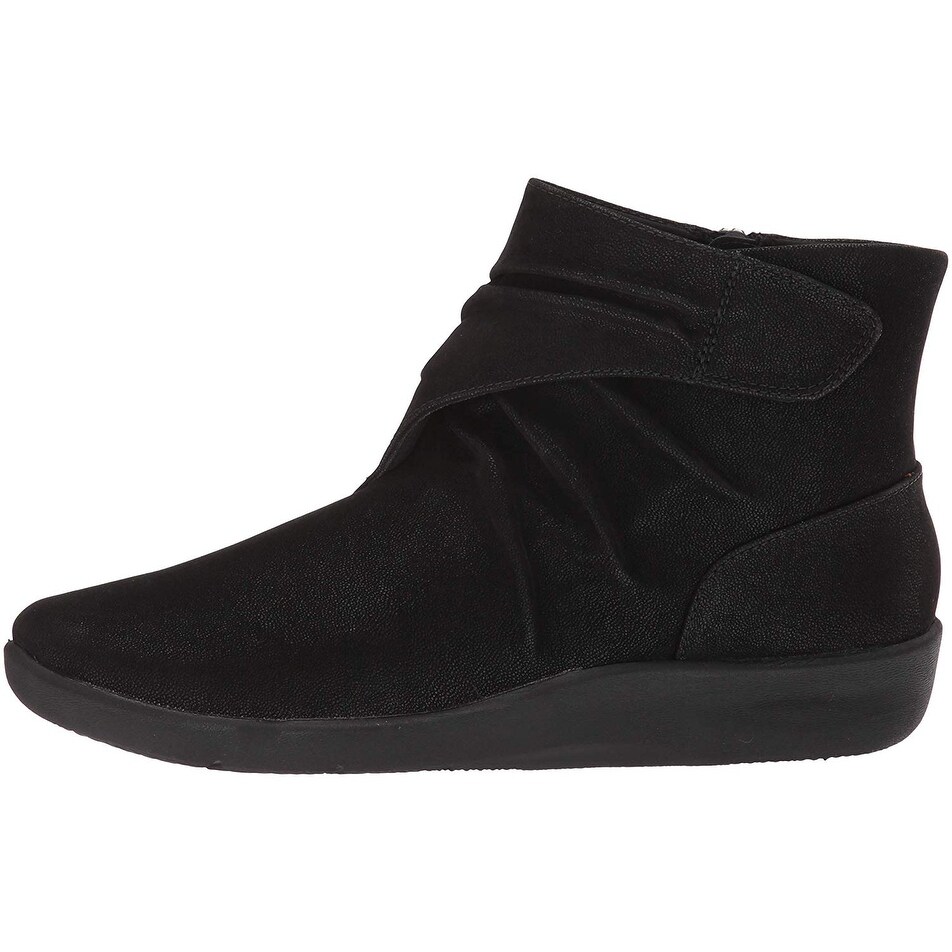 clarks venture moon boots
